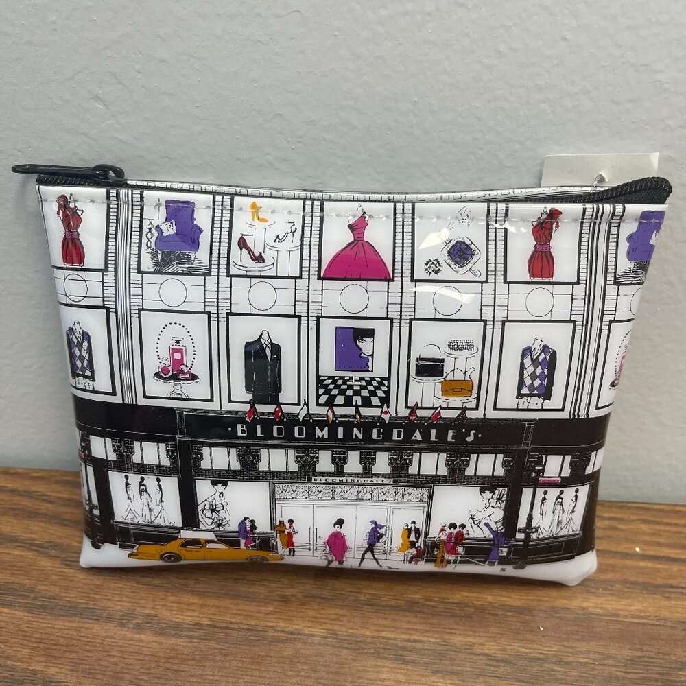Bloomingdale's Store Front Cosmetics Case - Exclusive - NWT - Picture 2 of 6